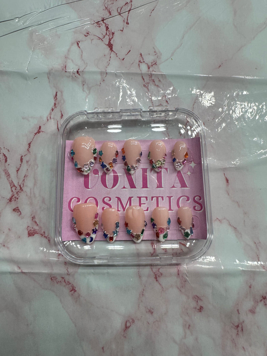 Gem press on nails